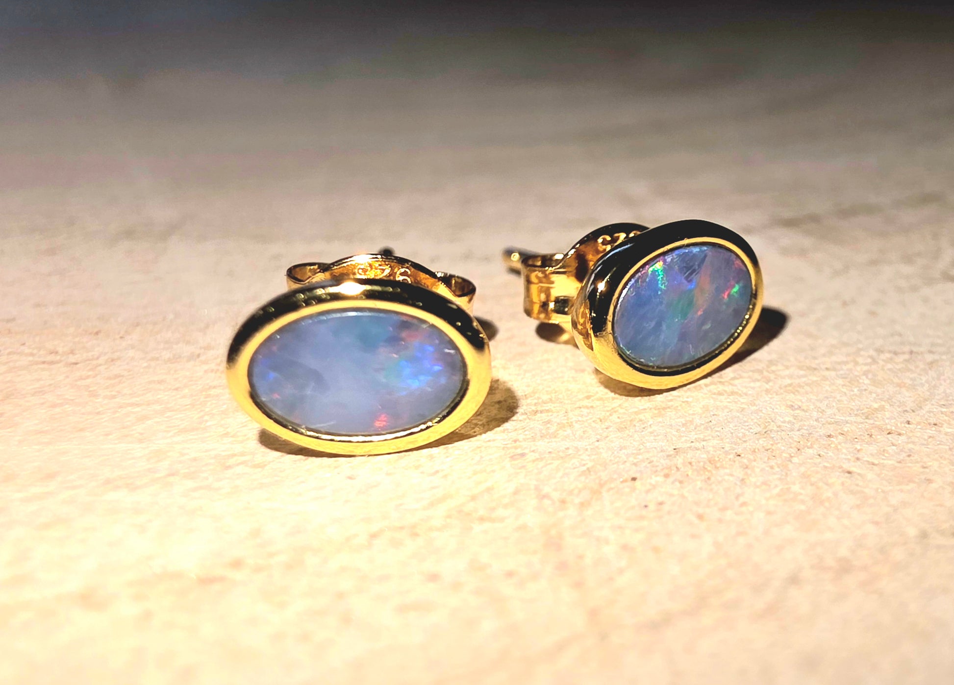 Opal Doublet Earrings – Red & Blue Flash (18k Gold‑Plated 925 Silver)