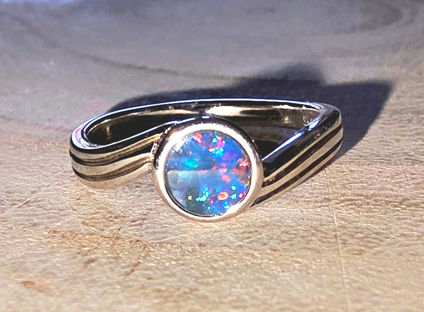 Round Boulder Opal Waves Ring - Multi‑Colour Broad Flash 925 Silver