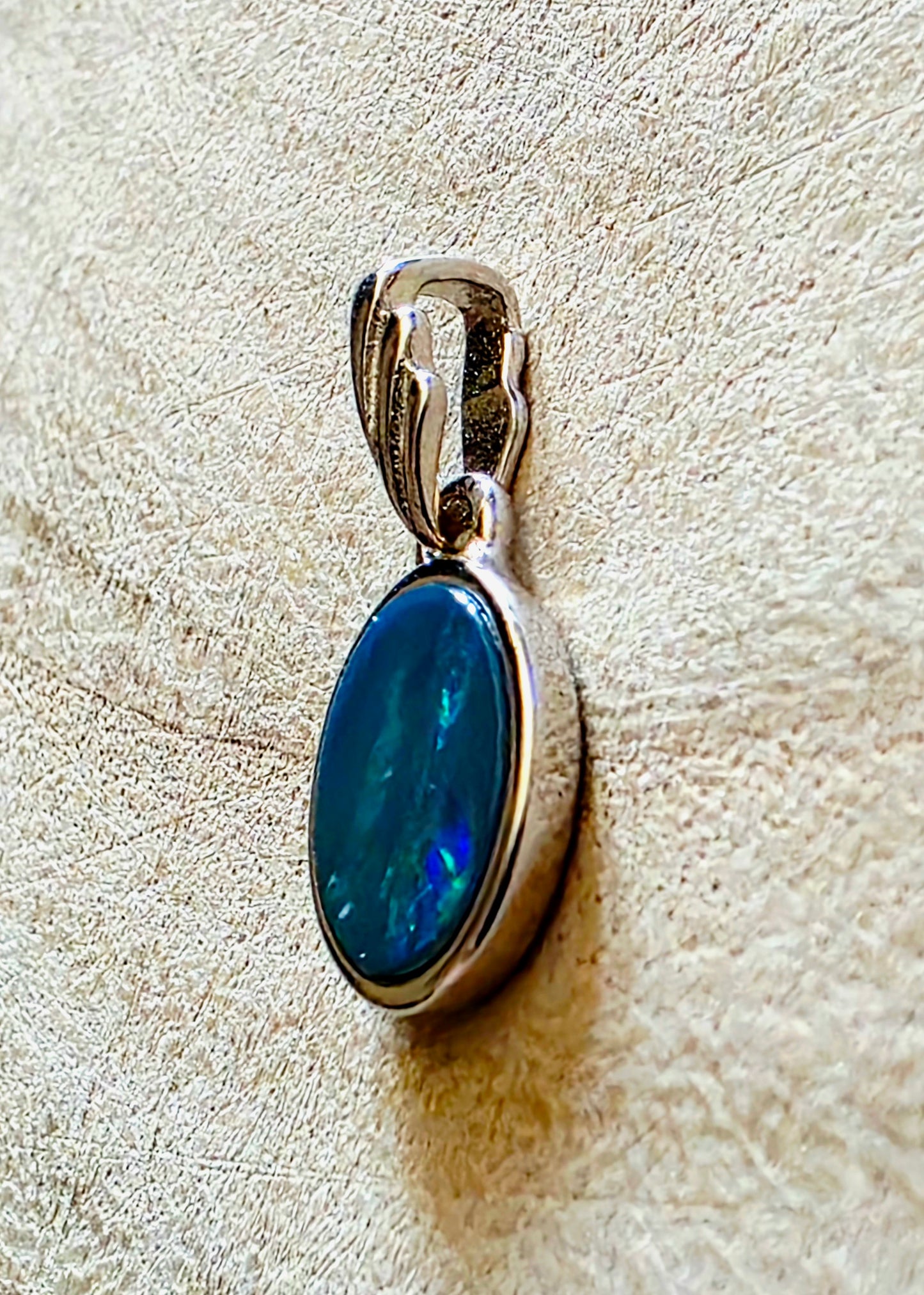 Opal Pendant - Blue Red Green Rolling Flash 925 Silver