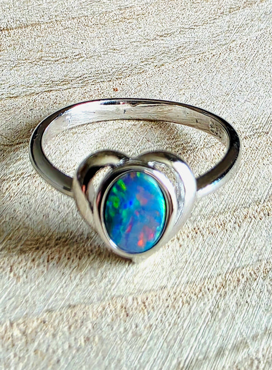 Boulder Opal Heart Ring – Bright Rolling Flash (925 Silver)