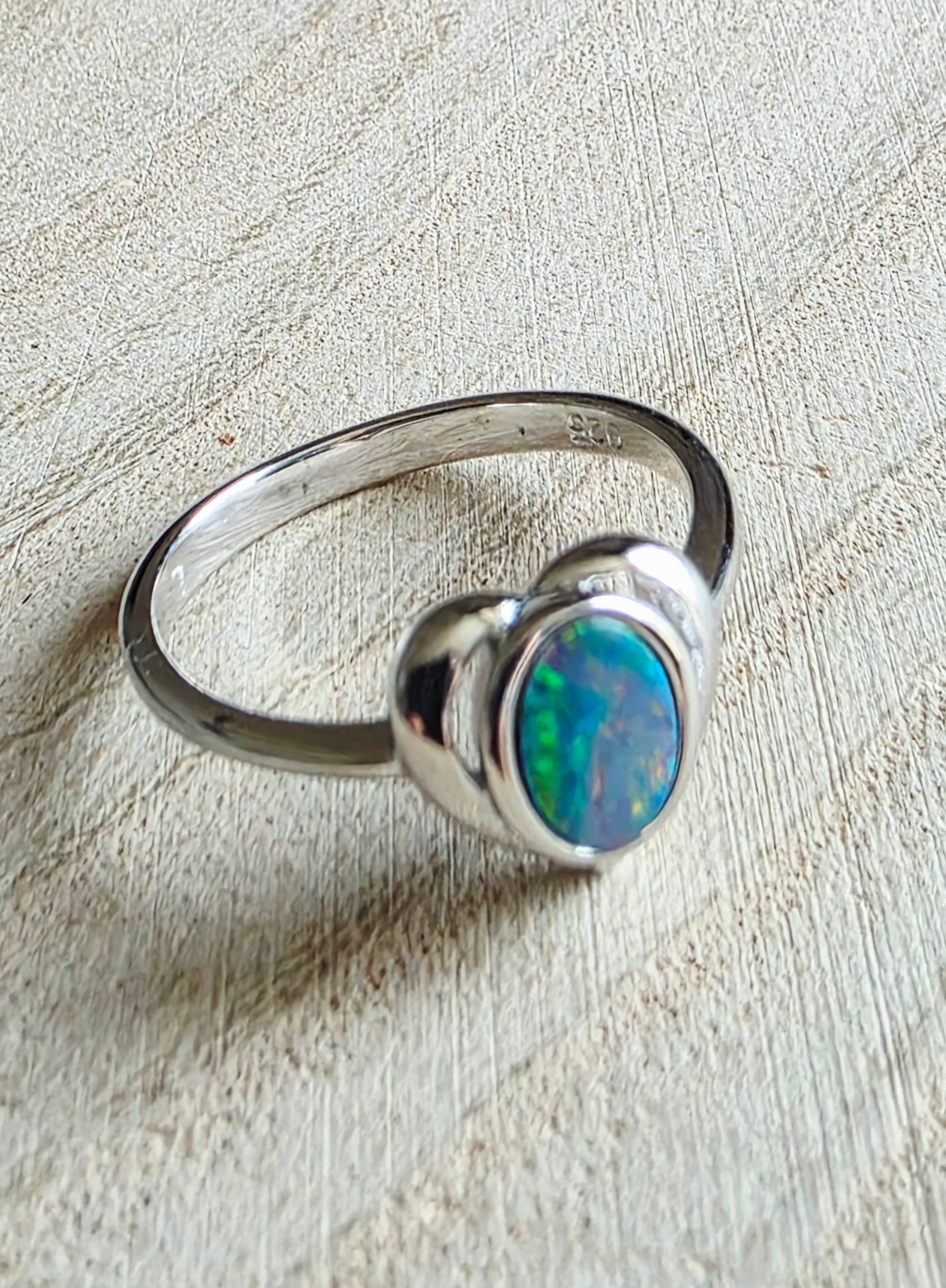 Boulder Opal Heart Ring – Bright Rolling Flash (925 Silver)